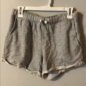 cute & comfy light grey shorts